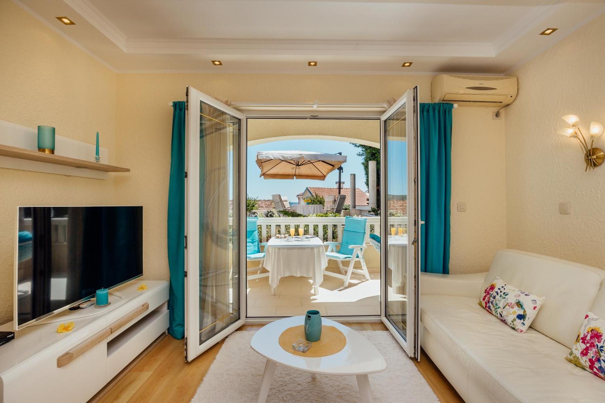 Apartments Porobic Херцег Нови Екстериор снимка