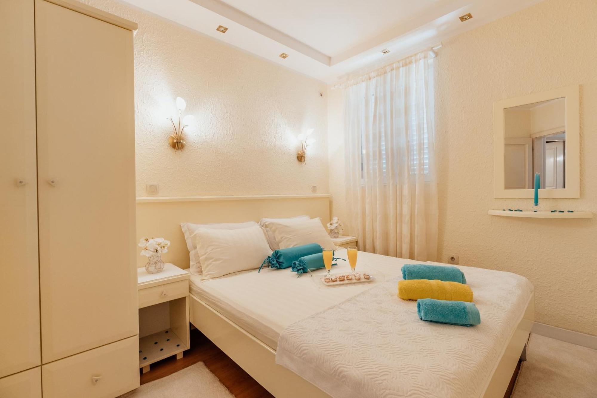 Apartments Porobic Херцег Нови Екстериор снимка