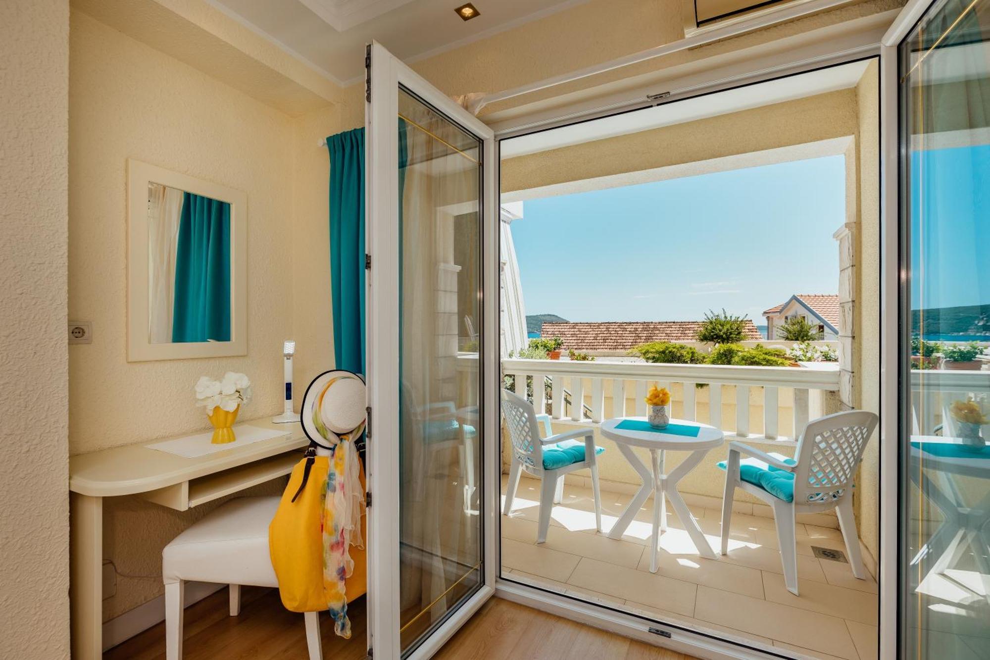 Apartments Porobic Херцег Нови Екстериор снимка