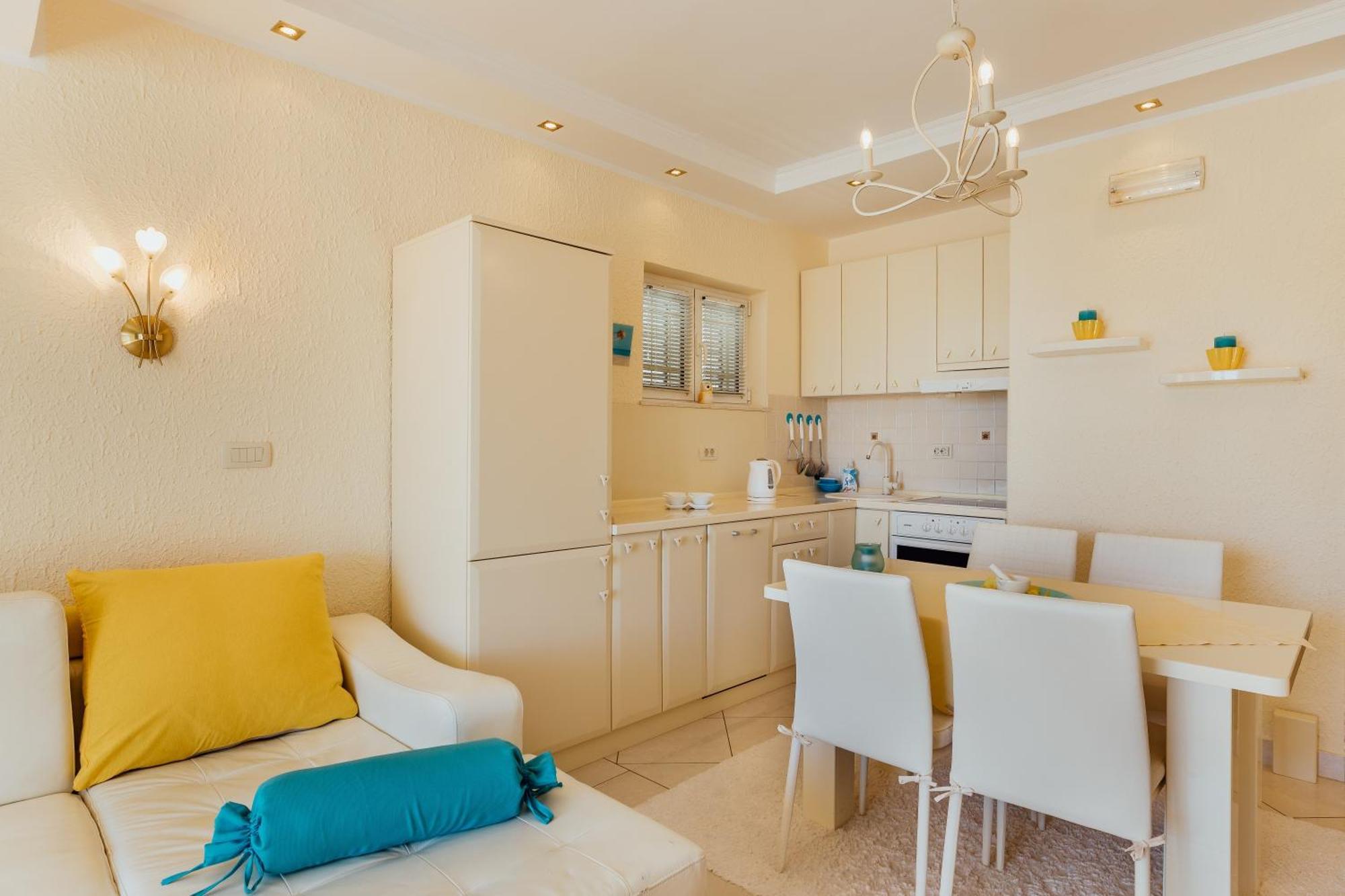 Apartments Porobic Херцег Нови Екстериор снимка