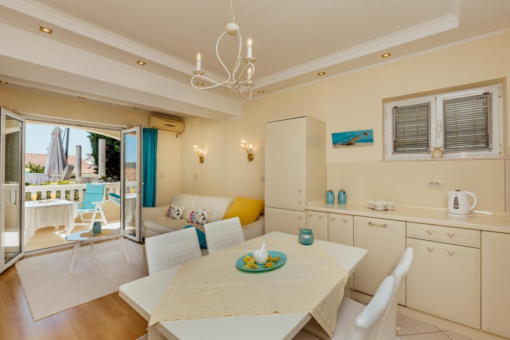 Apartments Porobic Херцег Нови Екстериор снимка