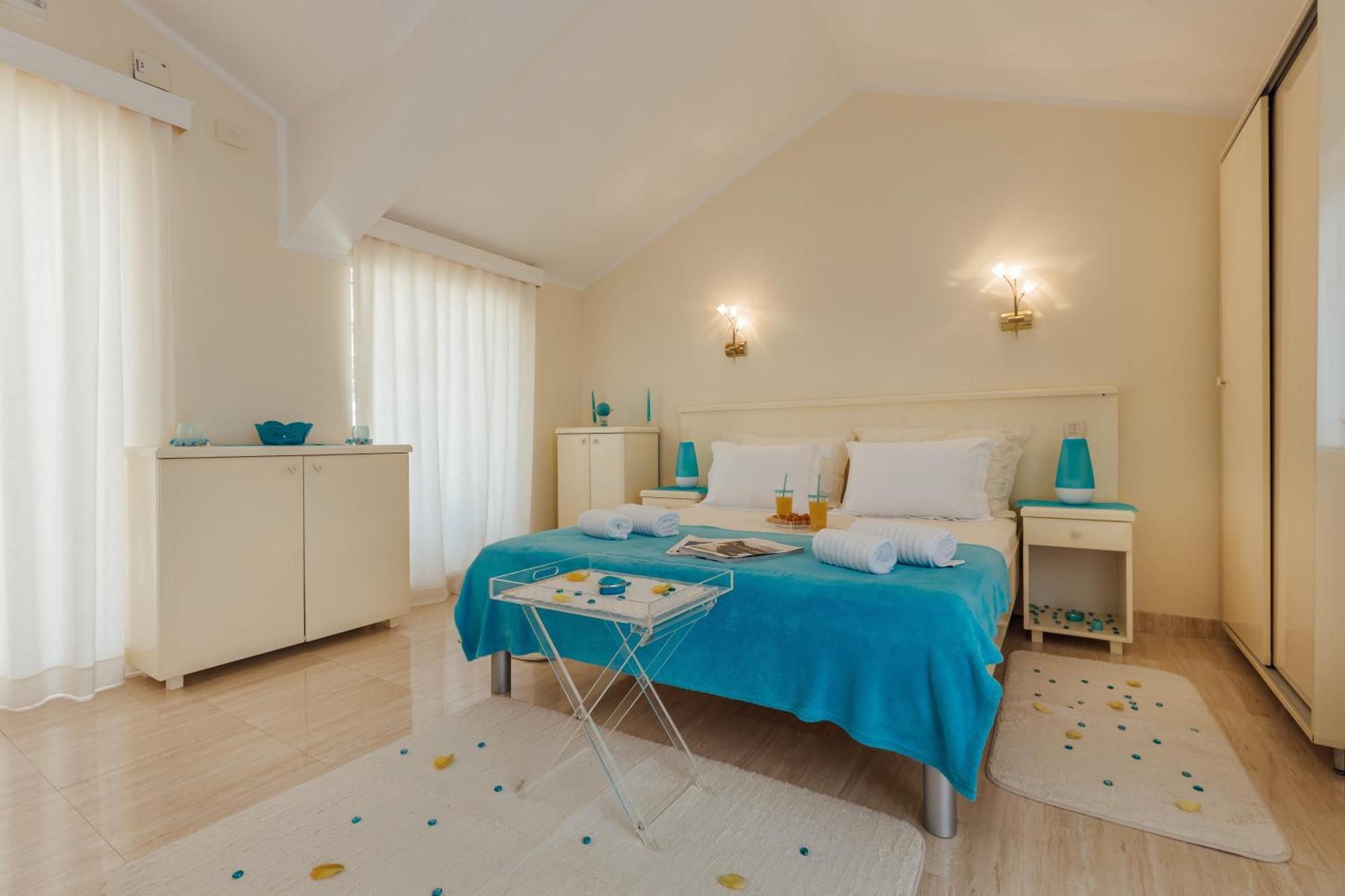 Apartments Porobic Херцег Нови Екстериор снимка