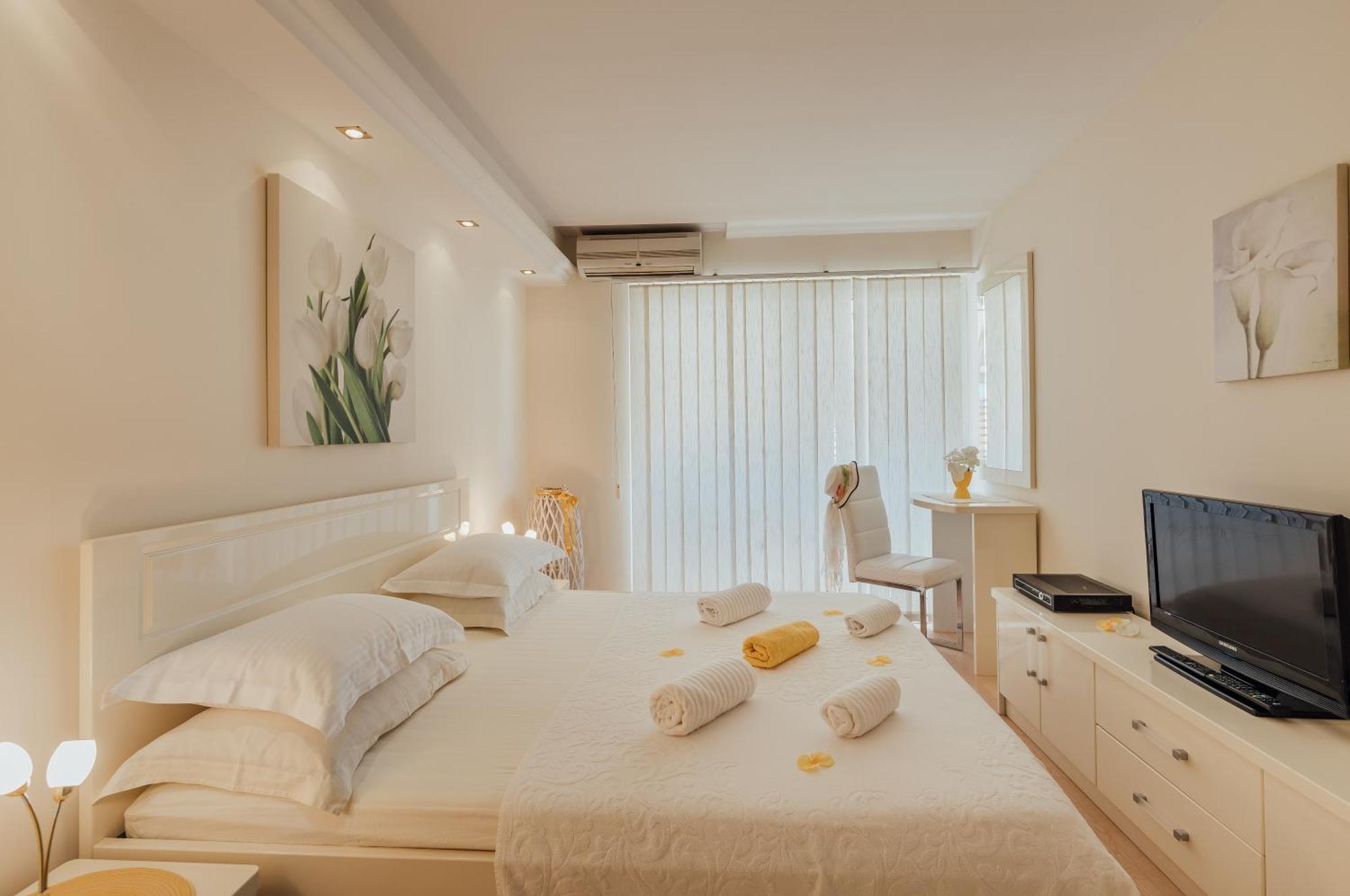 Apartments Porobic Херцег Нови Екстериор снимка