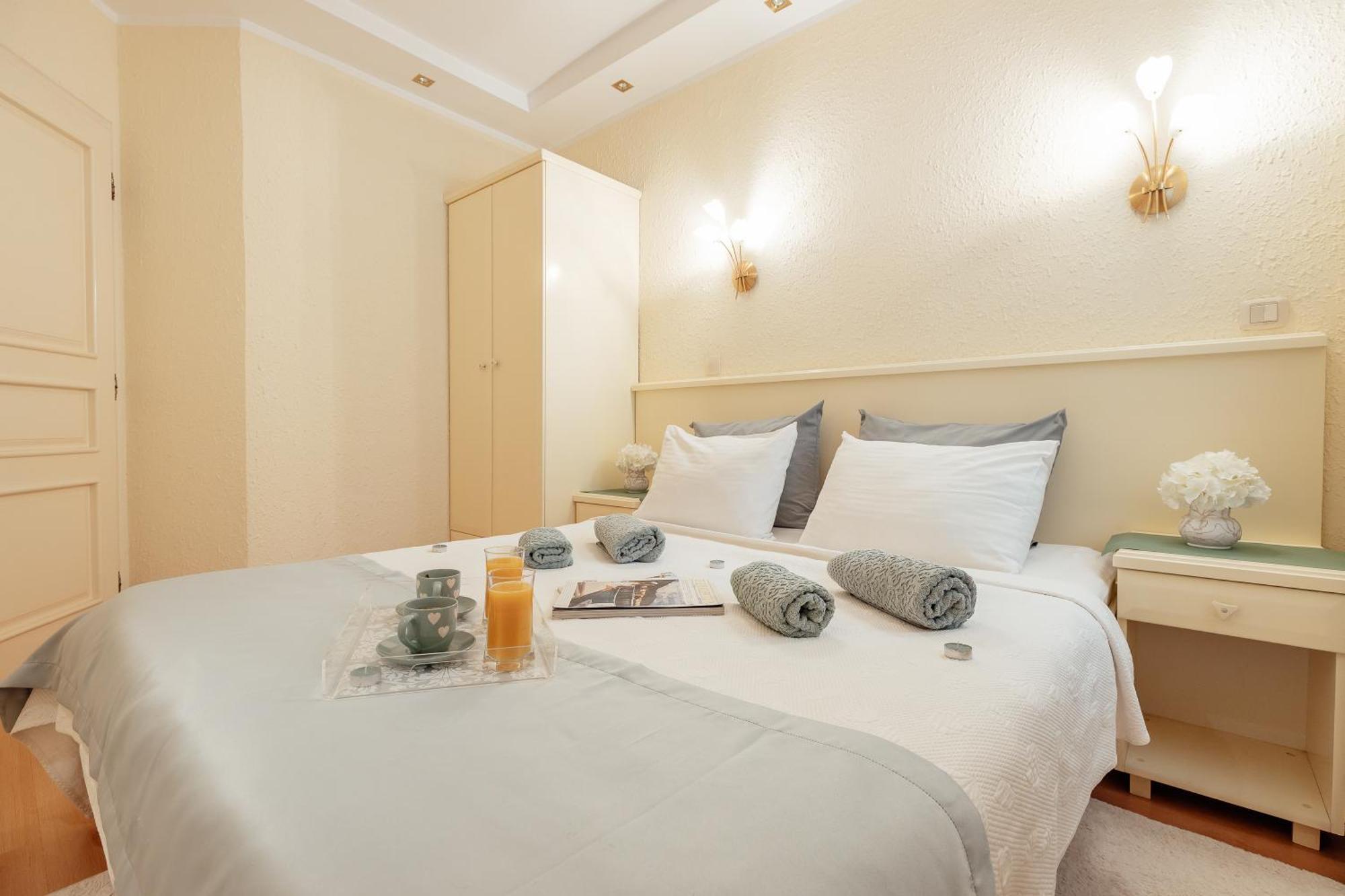 Apartments Porobic Херцег Нови Екстериор снимка