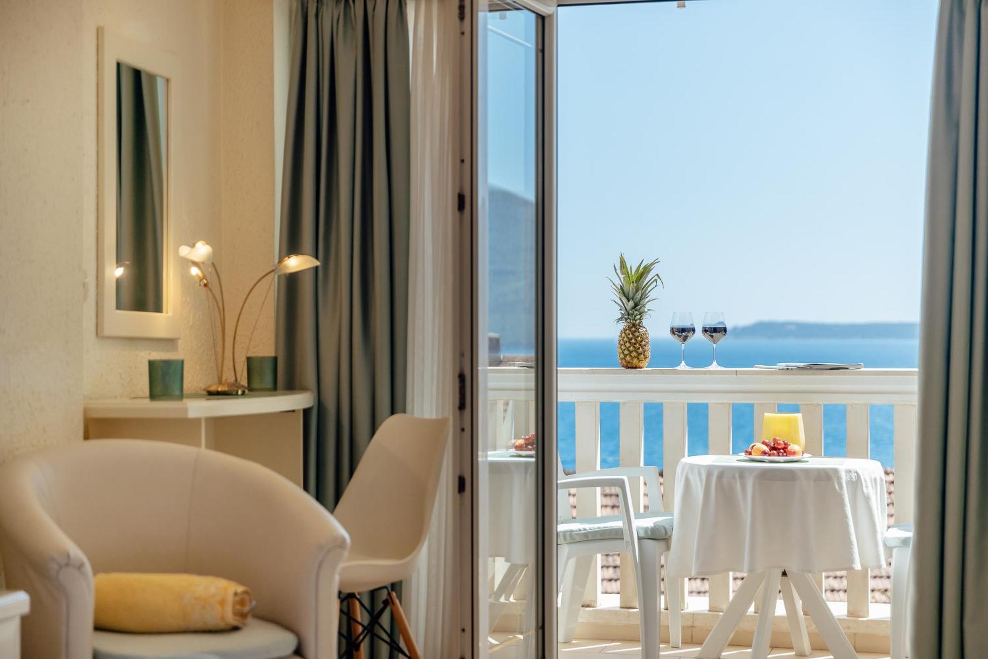 Apartments Porobic Херцег Нови Екстериор снимка